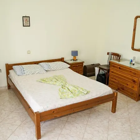 Connie's Sarande