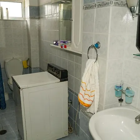 Connie's Apartament *