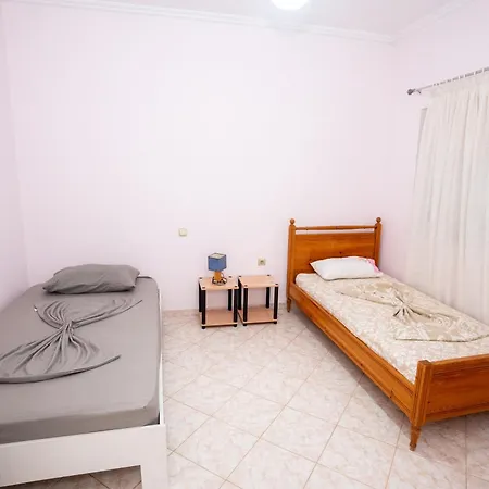 Apartament Connie's